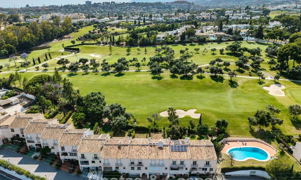 Prachtig gerenoveerd herenhuis te koop eerstelijns Aloha Golf in Nueva Andalucia, Marbella 781716