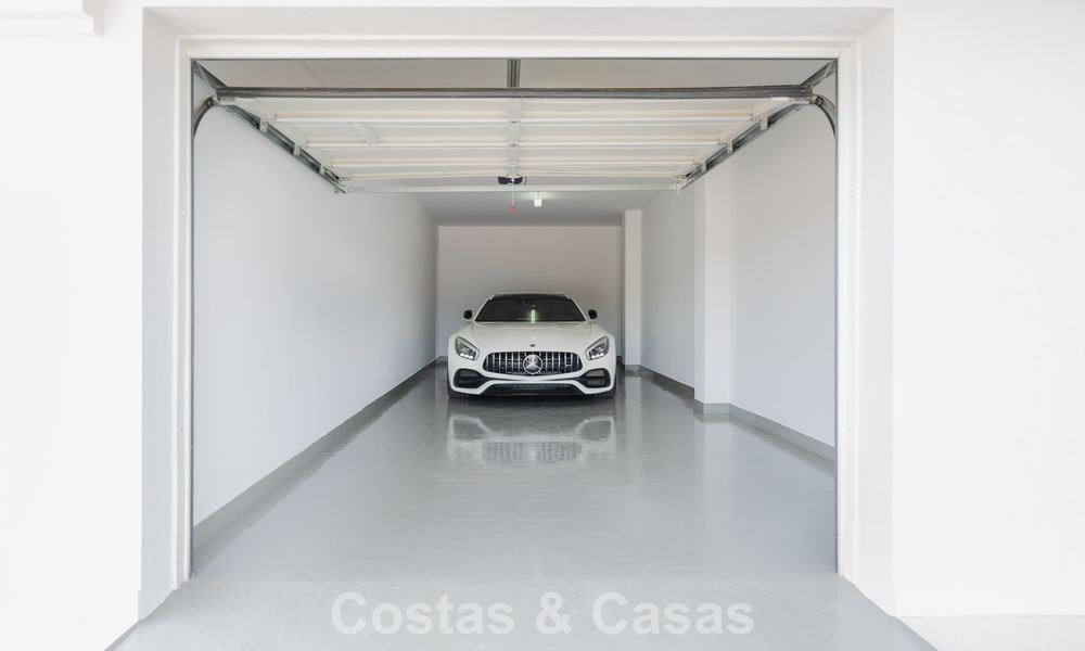 Prachtig gerenoveerd herenhuis te koop eerstelijns Aloha Golf in Nueva Andalucia, Marbella 781717