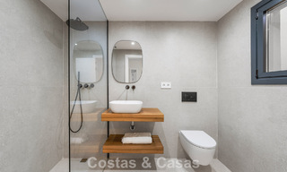 Prachtig gerenoveerd herenhuis te koop eerstelijns Aloha Golf in Nueva Andalucia, Marbella 781720 