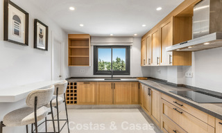 Prachtig gerenoveerd herenhuis te koop eerstelijns Aloha Golf in Nueva Andalucia, Marbella 781724 