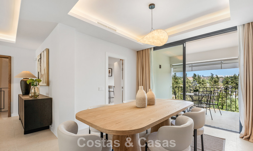 Prachtig gerenoveerd herenhuis te koop eerstelijns Aloha Golf in Nueva Andalucia, Marbella 781729