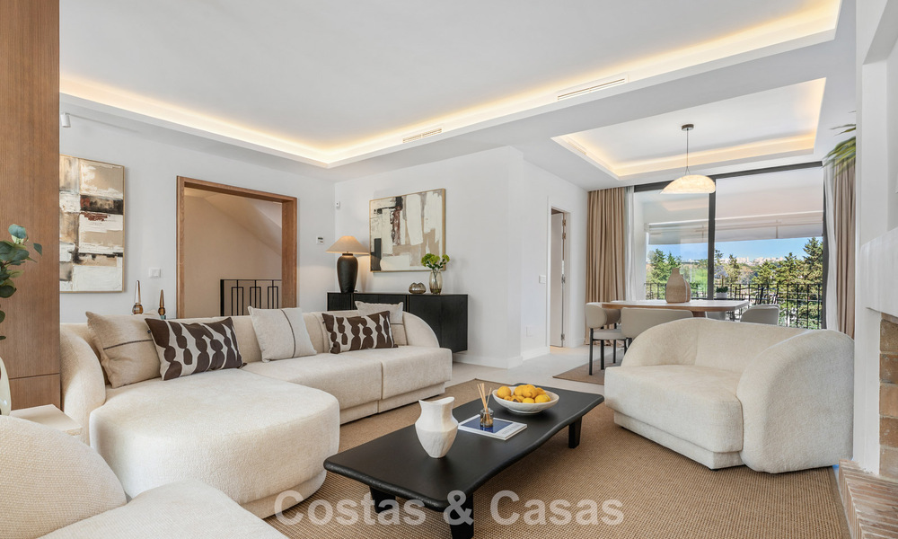 Prachtig gerenoveerd herenhuis te koop eerstelijns Aloha Golf in Nueva Andalucia, Marbella 781732