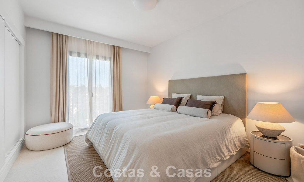 Prachtig gerenoveerd herenhuis te koop eerstelijns Aloha Golf in Nueva Andalucia, Marbella 781741