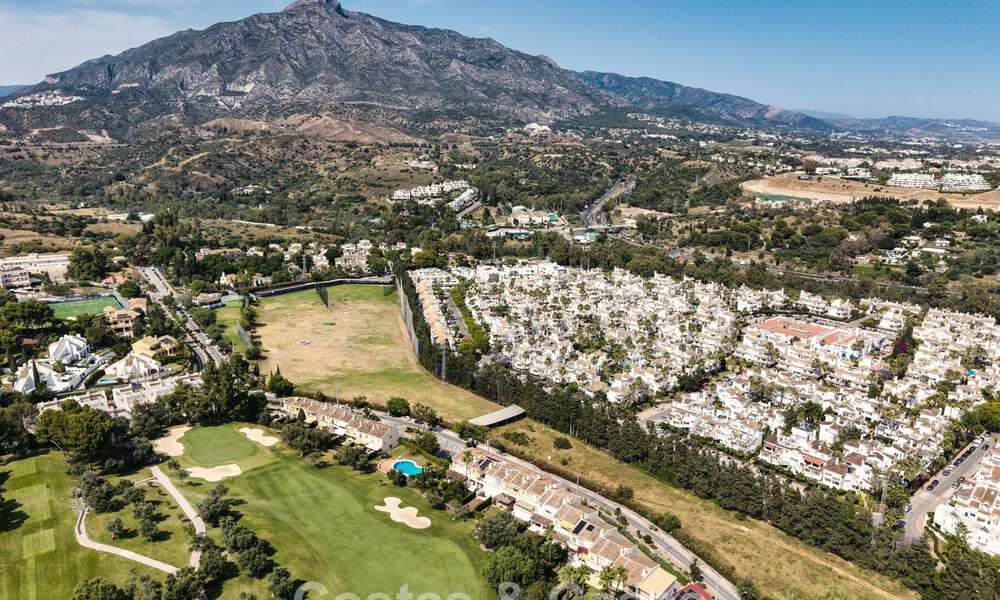 Prachtig gerenoveerd herenhuis te koop eerstelijns Aloha Golf in Nueva Andalucia, Marbella 781751