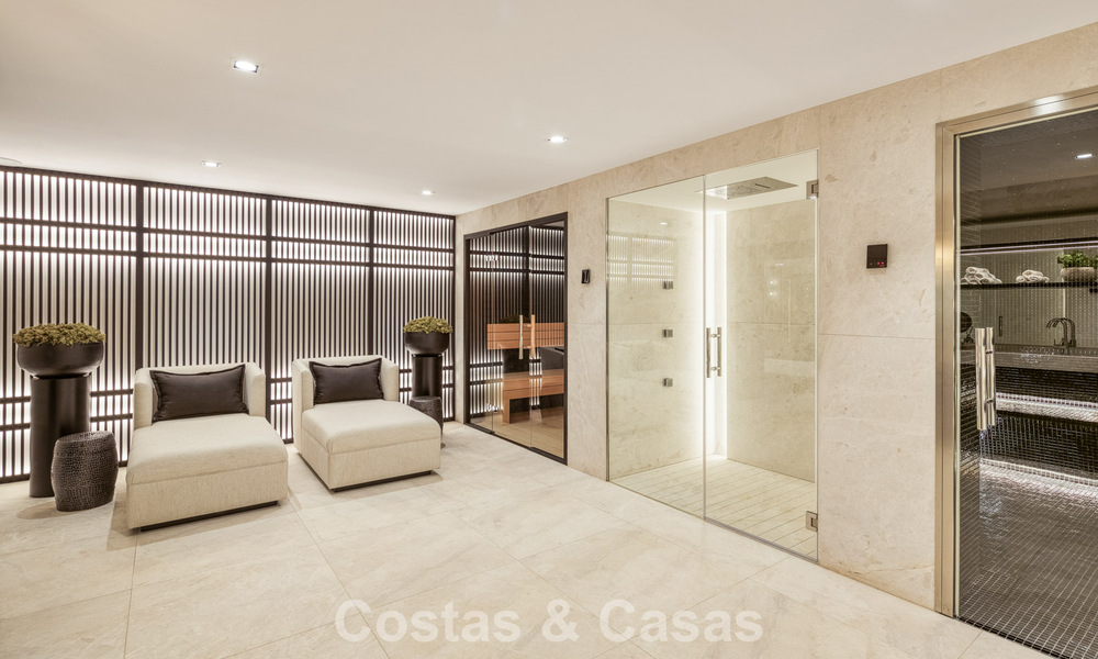Meesterlijke eerstelijnsgolf villa te koop in het hart van Nueva Andalucia, Marbella 781802