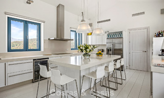 Prachtig Mediterraan landhuis met adembenemend zeezicht te koop in Benahavis - Marbella 781827 