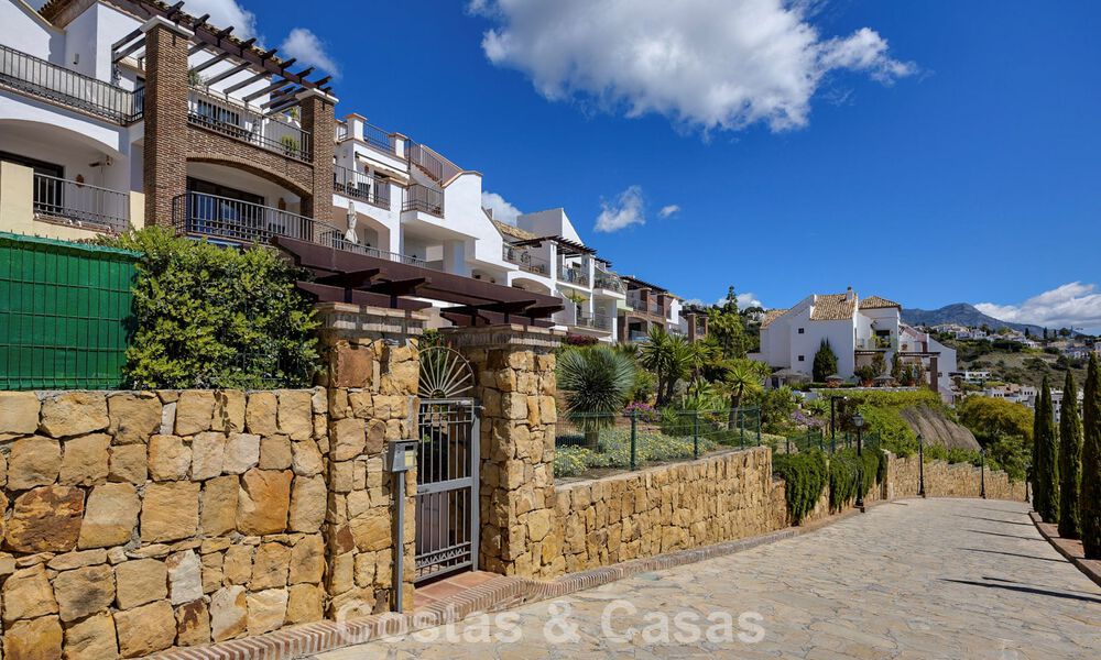 Instapklaar, ruim 3-slaapkamer appartement te koop met golf- en zeezicht in Benahavis - Marbella 781895