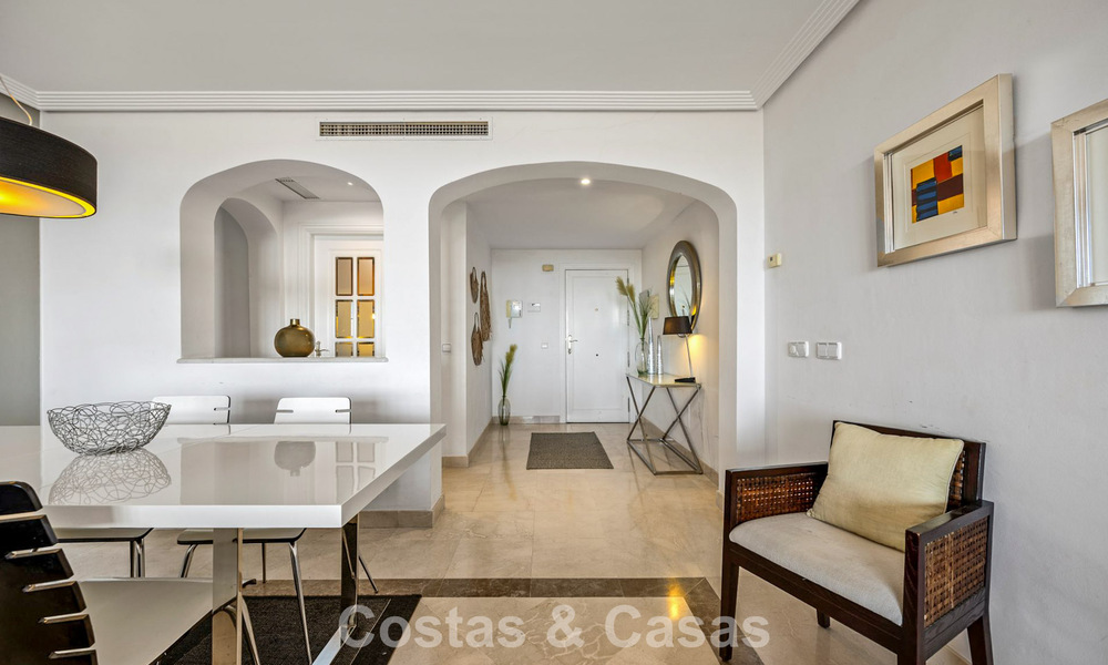 Instapklaar, ruim 3-slaapkamer appartement te koop met golf- en zeezicht in Benahavis - Marbella 781896