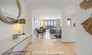 Instapklaar, ruim 3-slaapkamer appartement te koop met golf- en zeezicht in Benahavis - Marbella 781904 