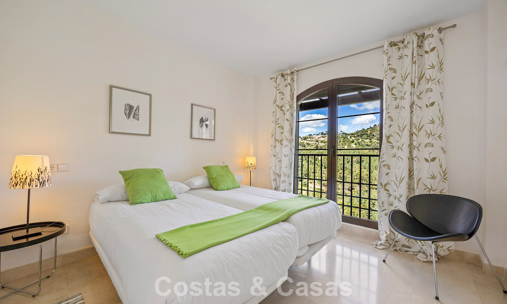 Instapklaar, ruim 3-slaapkamer appartement te koop met golf- en zeezicht in Benahavis - Marbella 781905