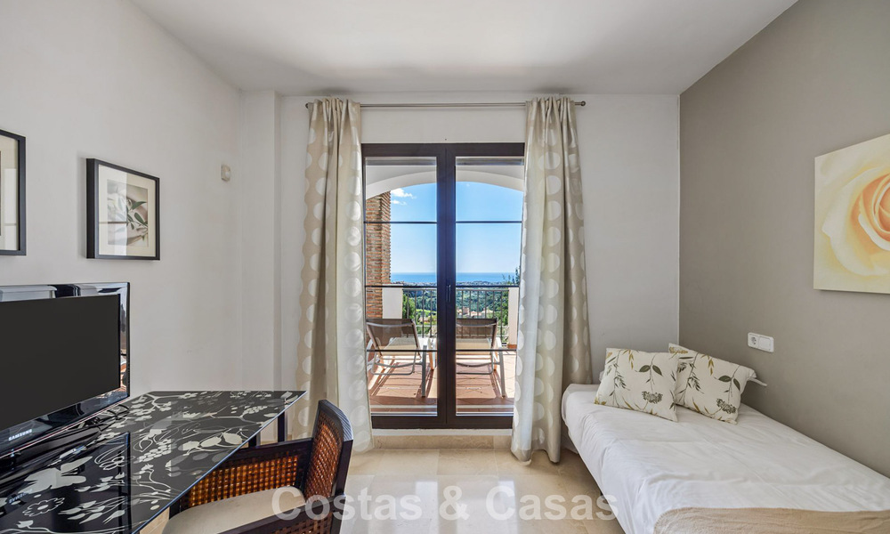 Instapklaar, ruim 3-slaapkamer appartement te koop met golf- en zeezicht in Benahavis - Marbella 781908