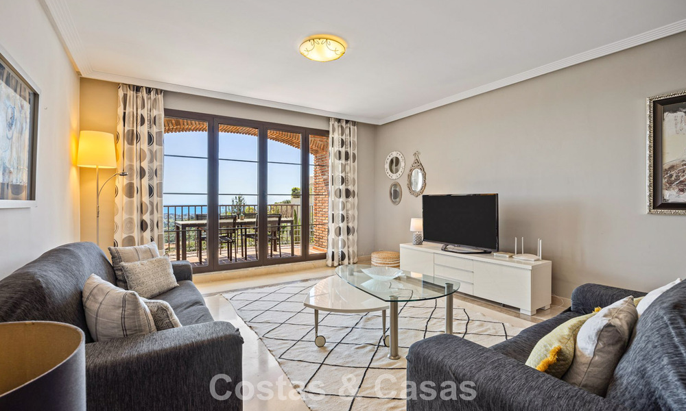 Instapklaar, ruim 3-slaapkamer appartement te koop met golf- en zeezicht in Benahavis - Marbella 781920