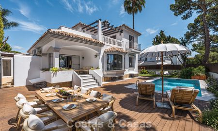 Stijlvolle zuiderse familiewoning te koop in Nueva Andalucia’s golfvallei, Marbella 781863