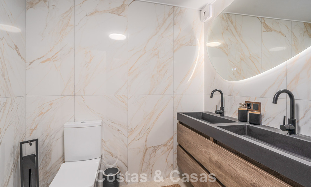 Stijlvolle zuiderse familiewoning te koop in Nueva Andalucia’s golfvallei, Marbella 781881