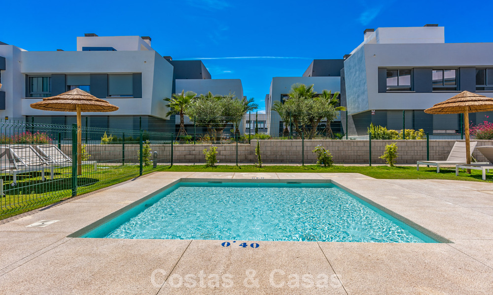 Instapklaar, contemporain appartement te koop op de New Golden Mile tussen Marbella en Estepona 781953
