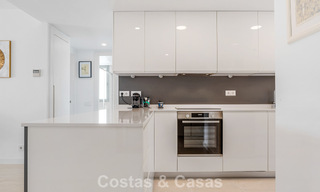 Instapklaar, contemporain appartement te koop op de New Golden Mile tussen Marbella en Estepona 781960 