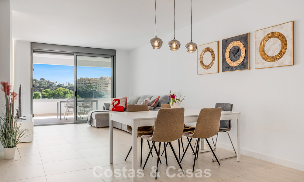 Instapklaar, contemporain appartement te koop op de New Golden Mile tussen Marbella en Estepona 781962