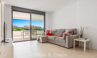 Instapklaar, contemporain appartement te koop op de New Golden Mile tussen Marbella en Estepona 781964 