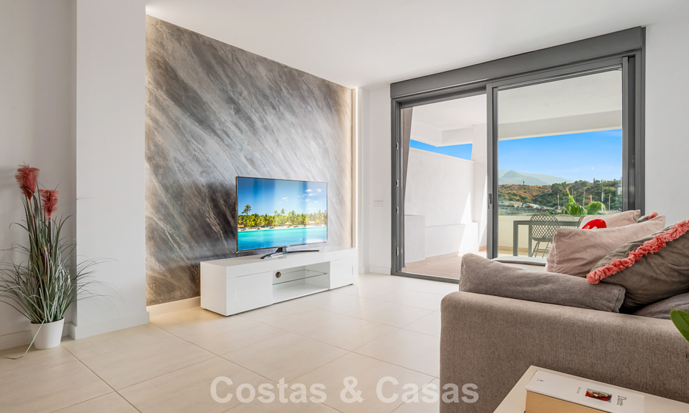 Instapklaar, contemporain appartement te koop op de New Golden Mile tussen Marbella en Estepona 781965