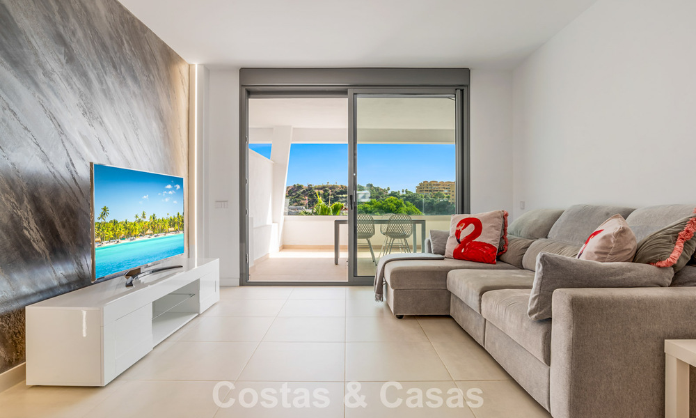 Instapklaar, contemporain appartement te koop op de New Golden Mile tussen Marbella en Estepona 781966