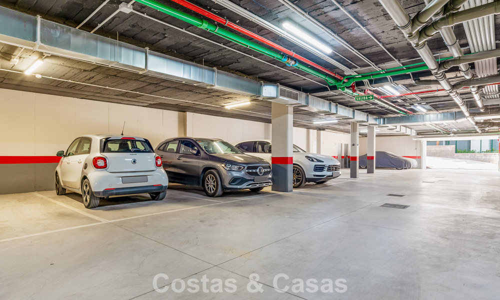 Instapklaar, contemporain appartement te koop op de New Golden Mile tussen Marbella en Estepona 781971