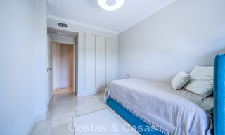 Instapklaar appartement met zeezicht te koop in een eerstelijns strandcomplex op loopafstand van Estepona centrum 782365 