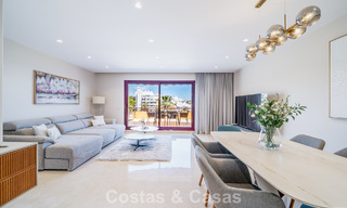 Instapklaar appartement met zeezicht te koop in een eerstelijns strandcomplex op loopafstand van Estepona centrum 782369 