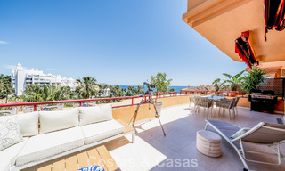 Instapklaar appartement met zeezicht te koop in een eerstelijns strandcomplex op loopafstand van Estepona centrum 782374 