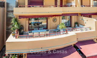 Instapklaar appartement met zeezicht te koop in een eerstelijns strandcomplex op loopafstand van Estepona centrum 782385 