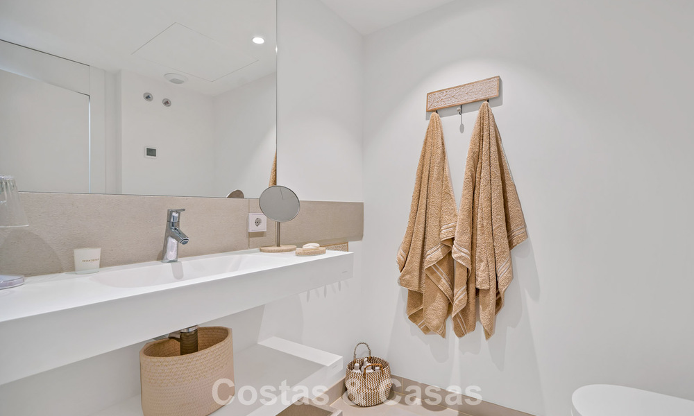 Instapklaar appartement met berg- en zeezicht te koop in een vooruitstrevend lifestyle-complex in Fuengirola, Costa del Sol 782095