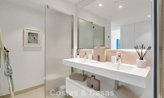 Instapklaar appartement met berg- en zeezicht te koop in een vooruitstrevend lifestyle-complex in Fuengirola, Costa del Sol 782102 