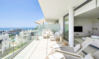 Instapklaar appartement met berg- en zeezicht te koop in een vooruitstrevend lifestyle-complex in Fuengirola, Costa del Sol 782120 