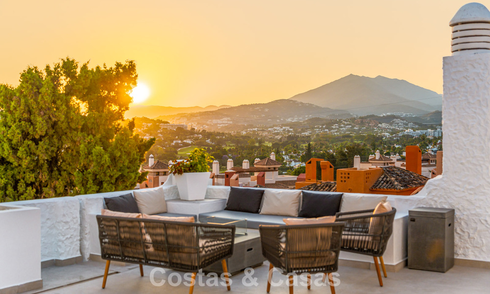 Instapklaar duplex penthouse te koop in een gated complex in Rio Verde - Nueva Andalucia, Marbella 782209