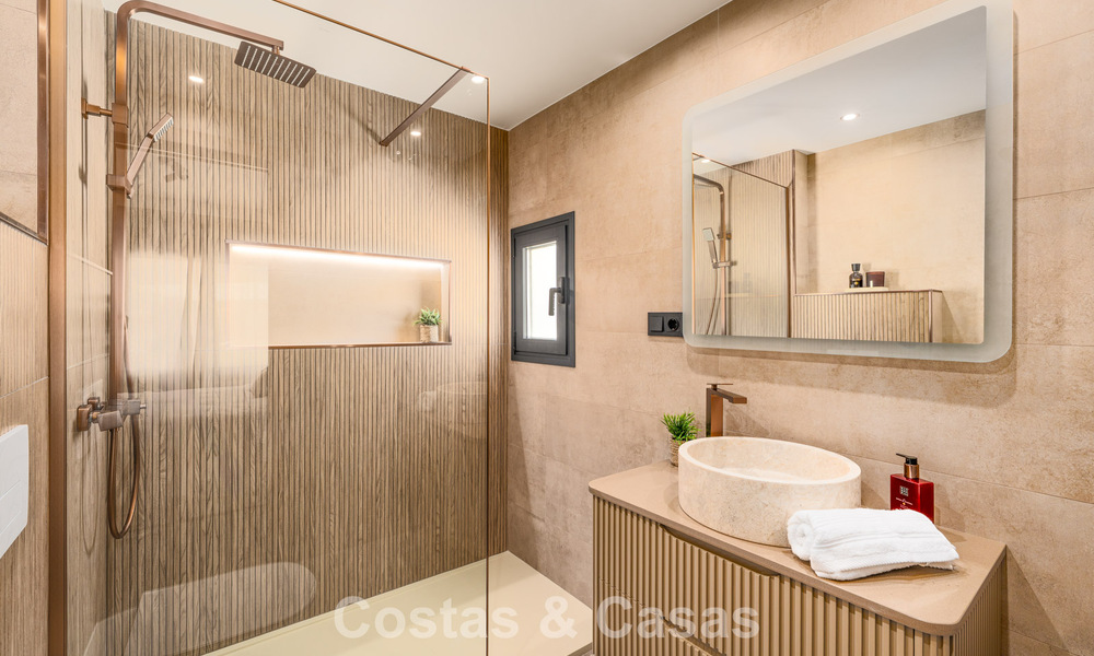 Instapklaar duplex penthouse te koop in een gated complex in Rio Verde - Nueva Andalucia, Marbella 782211