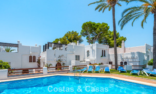 Instapklaar duplex penthouse te koop in een gated complex in Rio Verde - Nueva Andalucia, Marbella 782216 