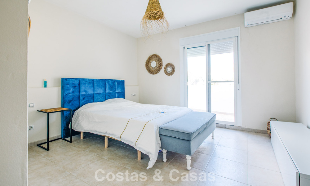 Instapklare, mediterrane familievilla te koop in een gated golfresort op de New Golden Mile tussen Marbella en Estepona 782194
