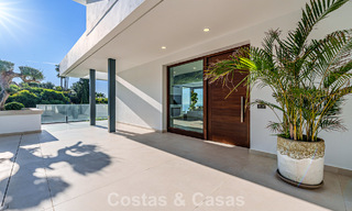 Instapklare, moderne luxevilla met panoramisch zeezicht te koop in een rustige woonwijk in Benalmadena, Costa del Sol 782320 