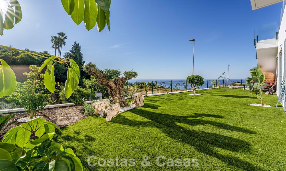 Instapklare, moderne luxevilla met panoramisch zeezicht te koop in een rustige woonwijk in Benalmadena, Costa del Sol 782323