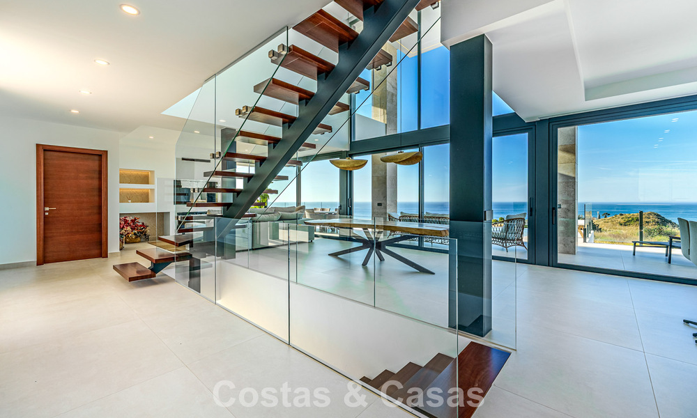 Instapklare, moderne luxevilla met panoramisch zeezicht te koop in een rustige woonwijk in Benalmadena, Costa del Sol 782326