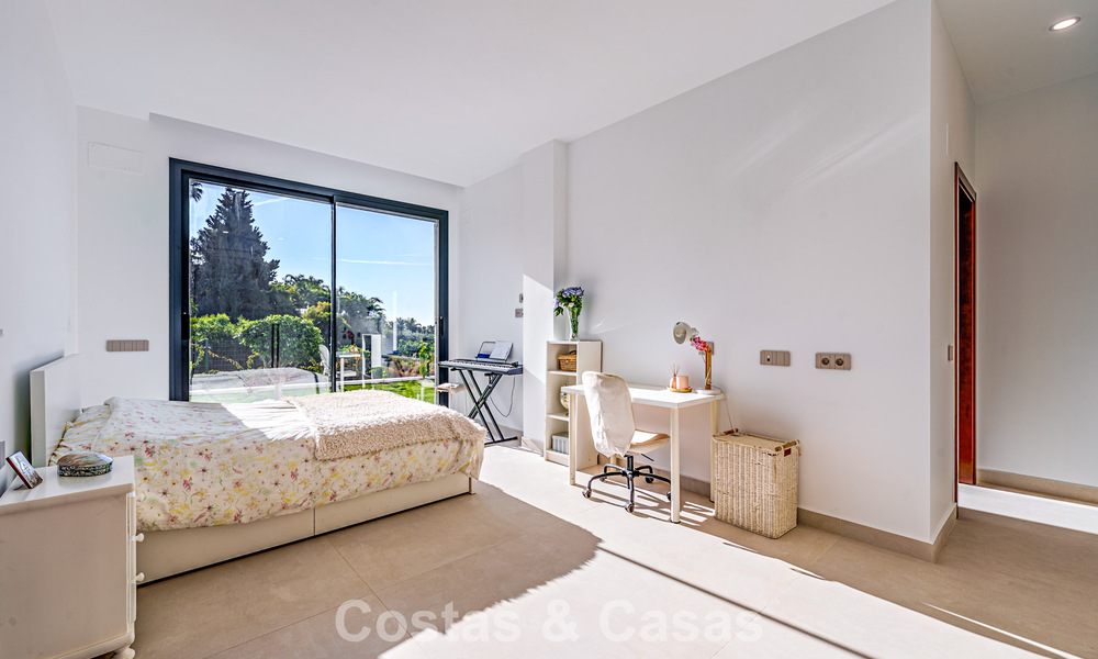 Instapklare, moderne luxevilla met panoramisch zeezicht te koop in een rustige woonwijk in Benalmadena, Costa del Sol 782338