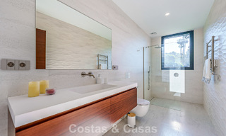 Instapklare, moderne luxevilla met panoramisch zeezicht te koop in een rustige woonwijk in Benalmadena, Costa del Sol 782339 