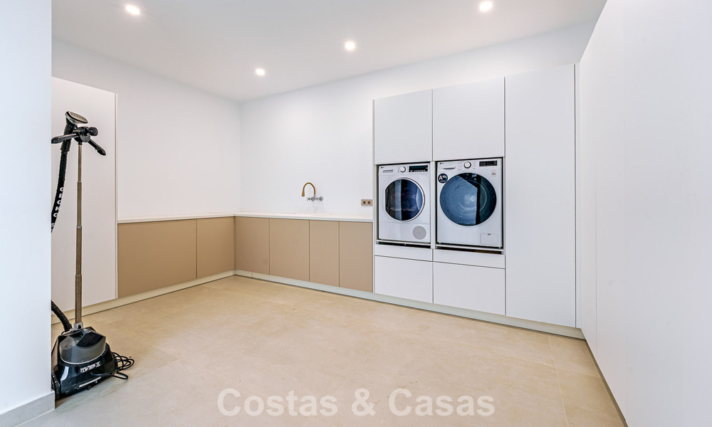 Instapklare, moderne luxevilla met panoramisch zeezicht te koop in een rustige woonwijk in Benalmadena, Costa del Sol 782340