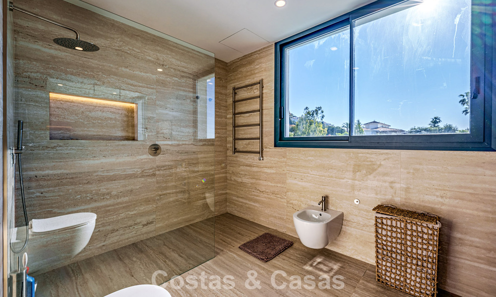 Instapklare, moderne luxevilla met panoramisch zeezicht te koop in een rustige woonwijk in Benalmadena, Costa del Sol 782349