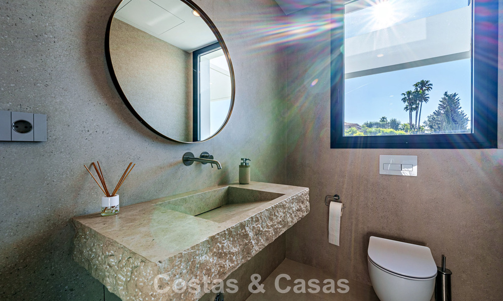 Instapklare, moderne luxevilla met panoramisch zeezicht te koop in een rustige woonwijk in Benalmadena, Costa del Sol 782356