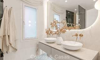 Hoogwaardig gerenoveerd tuinappartement met open zeezicht te koop, eerstelijnsstrand tussen Marbella en Estepona 783432 