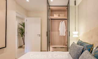 Hoogwaardig gerenoveerd tuinappartement met open zeezicht te koop, eerstelijnsstrand tussen Marbella en Estepona 783435 