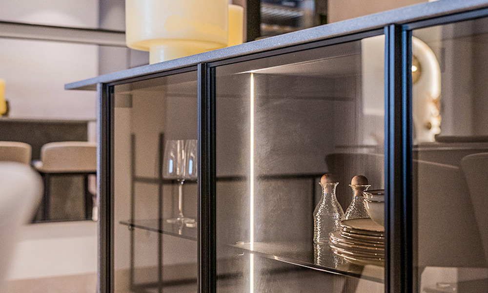 Hoogwaardig gerenoveerd tuinappartement met open zeezicht te koop, eerstelijnsstrand tussen Marbella en Estepona 783439