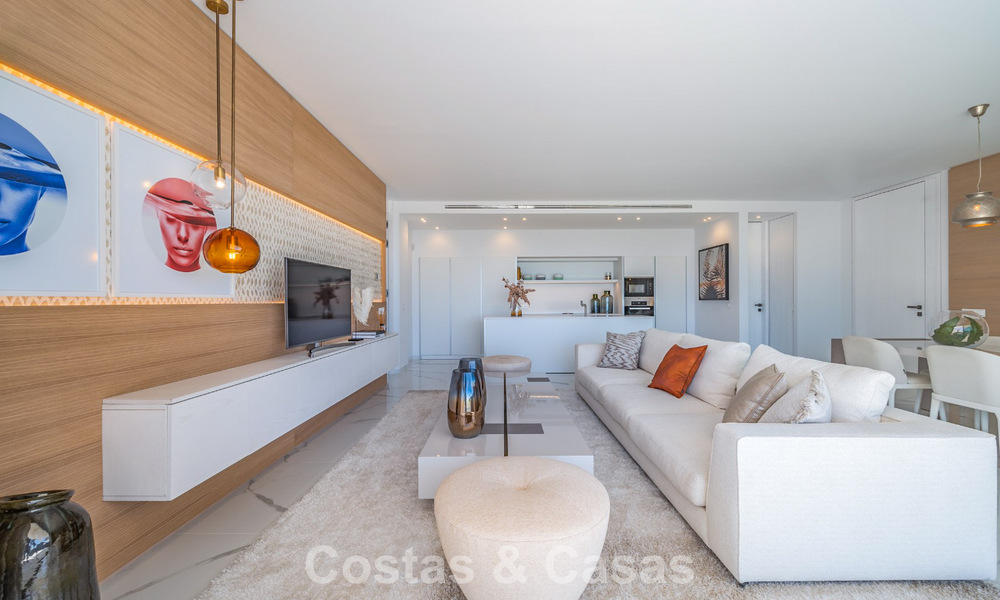Geavanceerd appartement met zeezicht te koop in een gated boutique complex in de heuvels van Marbella - Benahavis 783475