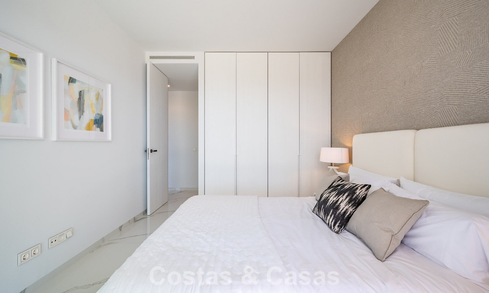 Geavanceerd appartement met zeezicht te koop in een gated boutique complex in de heuvels van Marbella - Benahavis 783501