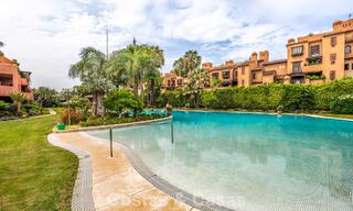 Zeer ruim duplex penthouse met eigen zwembad te koop, beachside nabij Guadalmina Baja, Marbella - Estepona 783528 